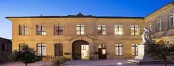L'abbaye Ecole De מלון